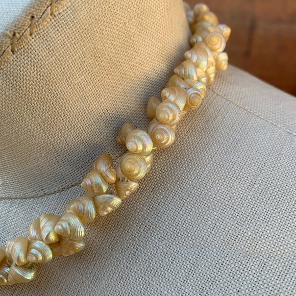 VTG Hawaiian Iridescent Trochus Shell Lei Choker - Picture 5 of 5